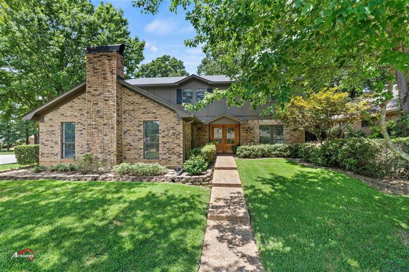 1307  Wisteria Ln Longview TX 75604 PINE TREE