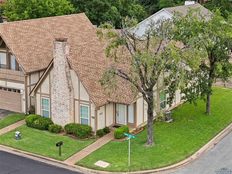 1001  Towne Lake Drive Longview TX 75601 LONGVIEW
