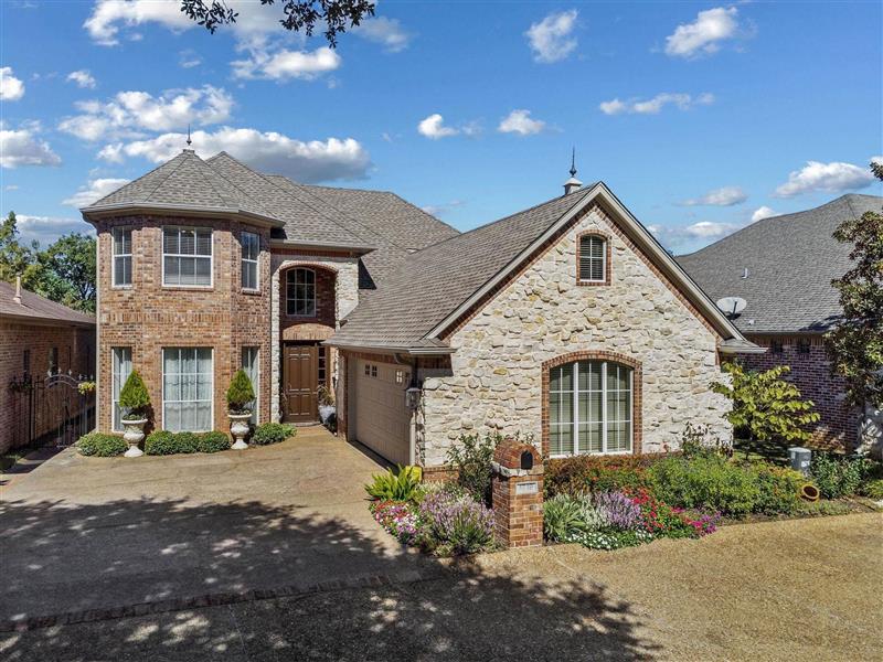 1719  HG Mosley Pkwy Longview TX 75604 PINE TREE