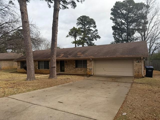 3002  KEYSTONE Longview TX 75603 PINE TREE