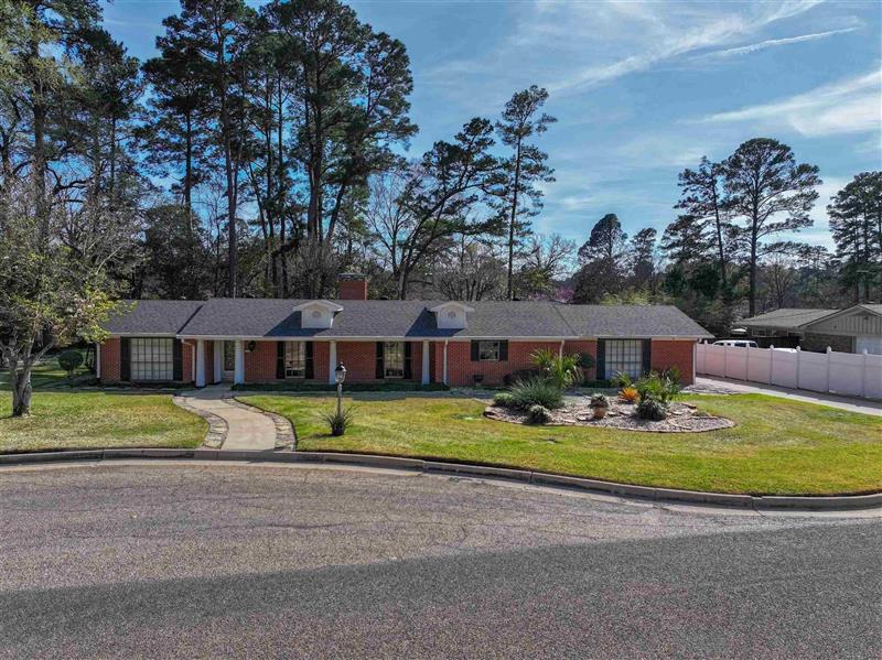 1204  Azalea Longview TX 75601 Longview ISD