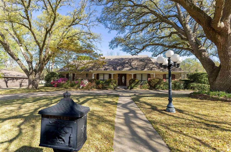 800  Elizabeth St Gilmer TX 75644 Gilmer ISD