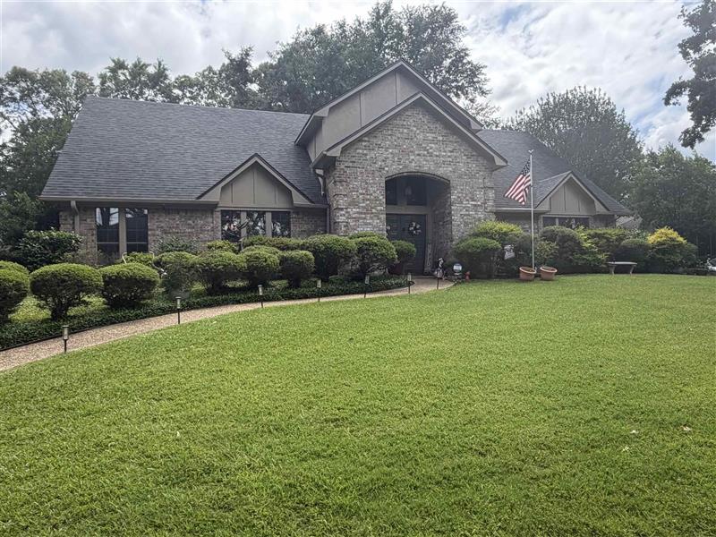 1208  Daffodil Lane Longview TX 75604 PINE TREE ISD