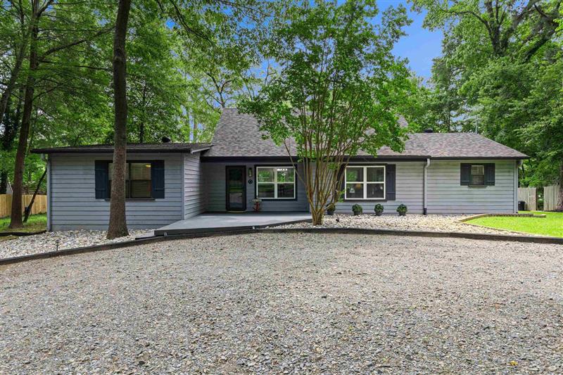 1073  S Lake Dr Gladewater TX 75647 LAKE GLADEWATER
