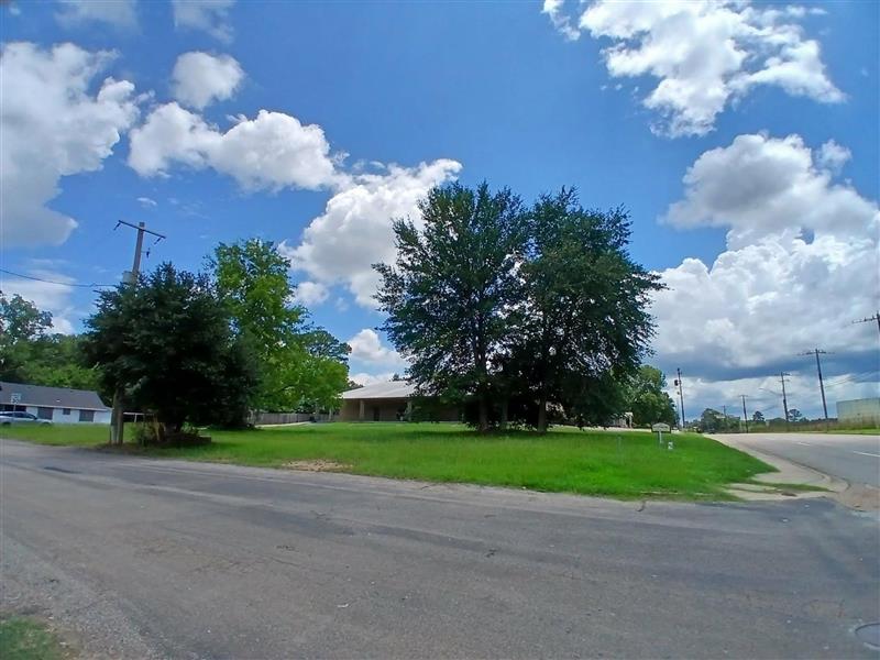 1000  Booker St. Longview TX 75602 Longview ISD