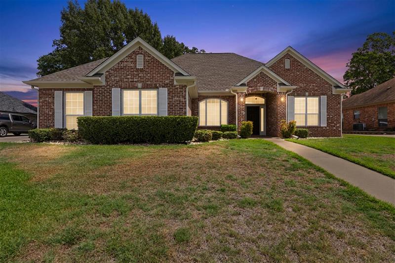 3302  St. (Saint) Andrews Dr Longview TX 75605 SPRING HILL