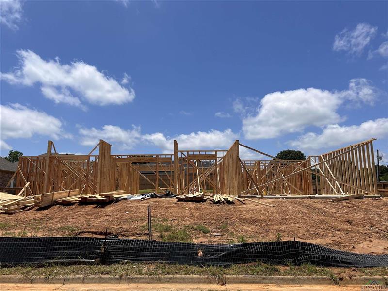 5601  Grey Hawk Lane Longview TX 75605 SPRING HILL