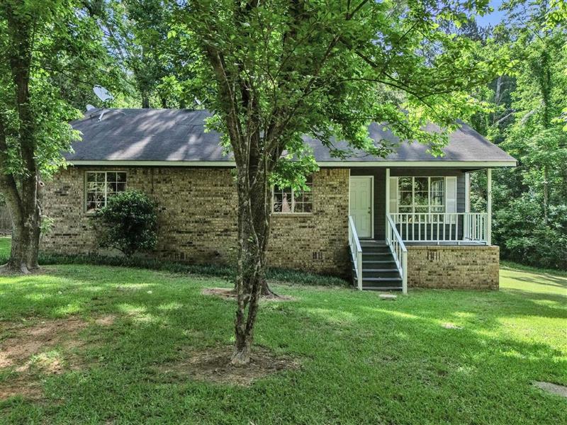 2802  Granite Dr Longview TX 75604 PINE TREE